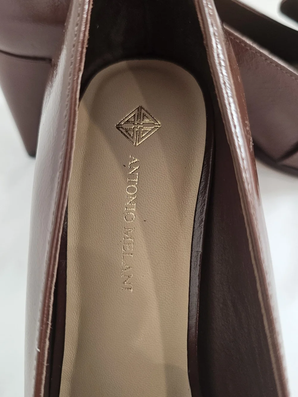 ANTONIO MELANI Brown Patent Leather Block Heel Loafers Shoes w/Gold Women Sz 9.5